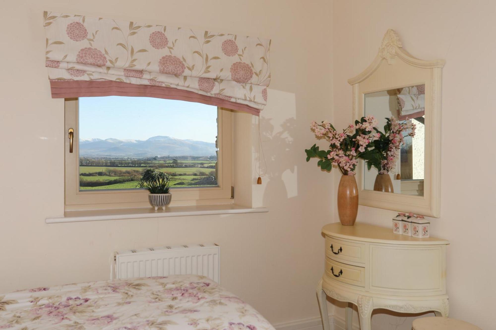 Cosy Barn Villa Dwyran Екстериор снимка