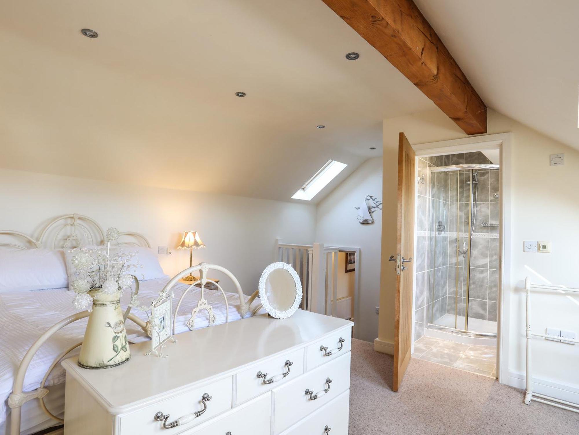 Cosy Barn Villa Dwyran Екстериор снимка
