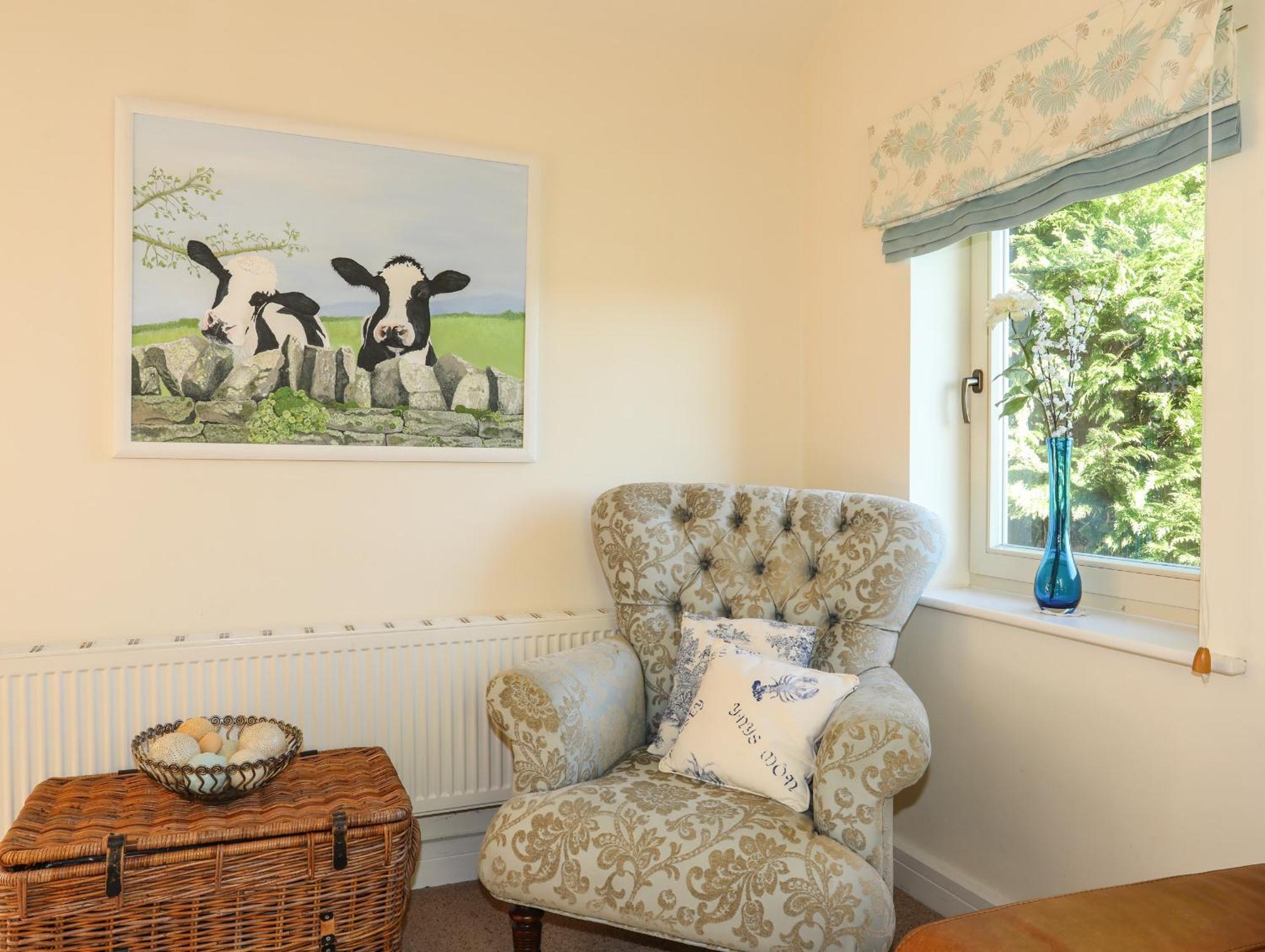 Cosy Barn Villa Dwyran Екстериор снимка